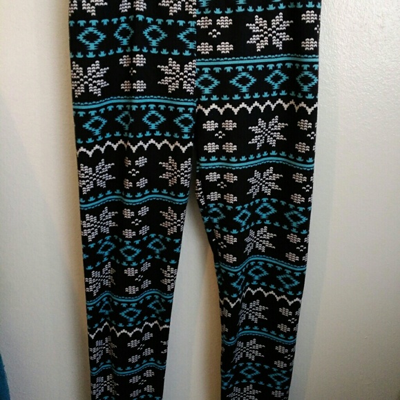 Snowflake Leggings - Picture 1 of 3